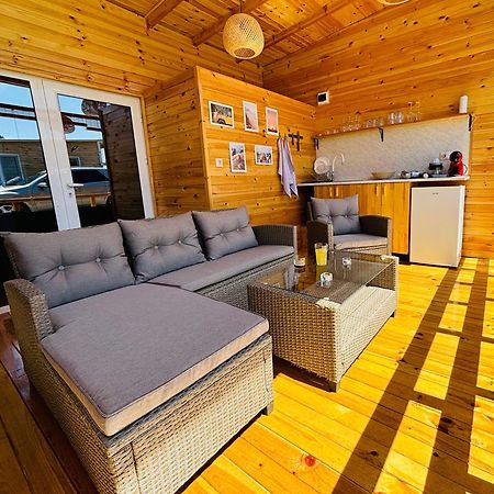 Cozyhut Бунгало Под Наем 切尔诺莫雷茨 外观 照片